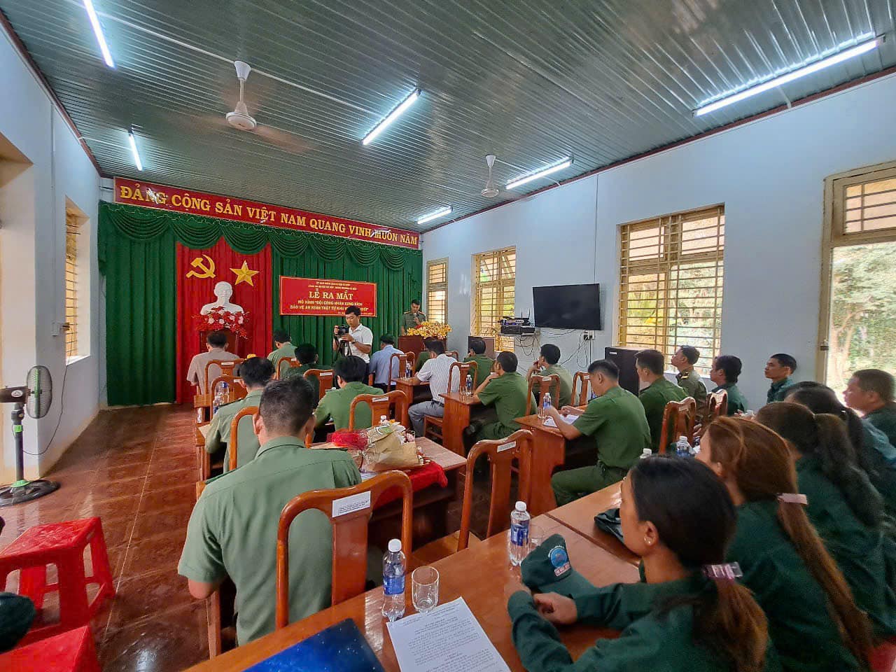 TUYÊN TRUYỀN CÔNG TÁC QUẢN LÝ, PHÒNG NGỪA ĐẤU TRANH VỚI TỘI PHẠM VI PHẠM PHÁP LUẬT VỀ VŨ KHÍ, VẬT LIỆU NỔ, CÔNG CUN HỖ TRỢ VÀ PHÁO TRÊN ĐỊA BÀN XÃ PHƯỚC THIỆN