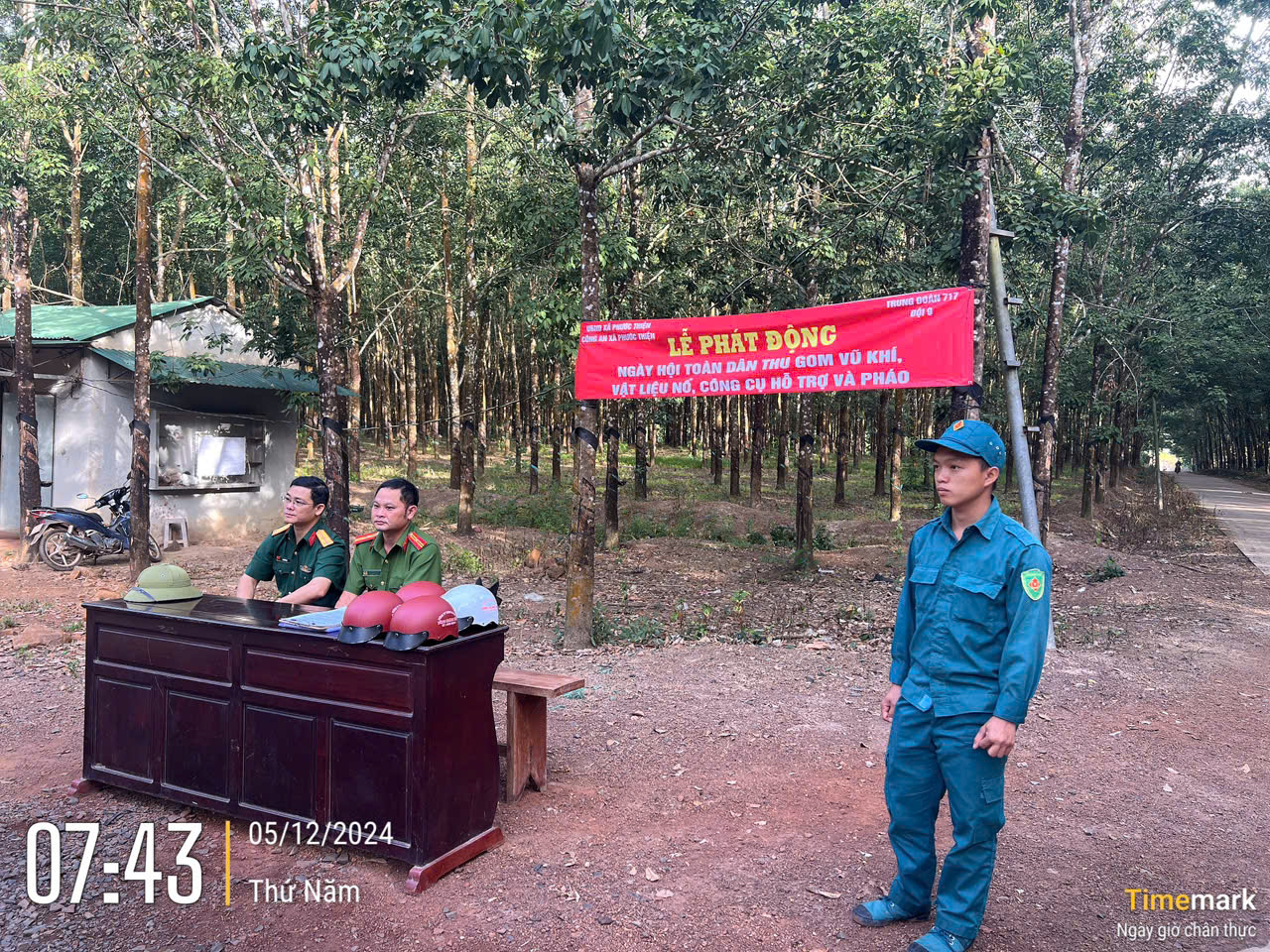 LỄ PHÁT ĐỘNG NGÀY HỘI TOÀN DÂN THU GOM VŨ KHÍ, VẬT LIỆU NỔ, CÔNG CỤ HỖ TRỢ VÀ PHÁO